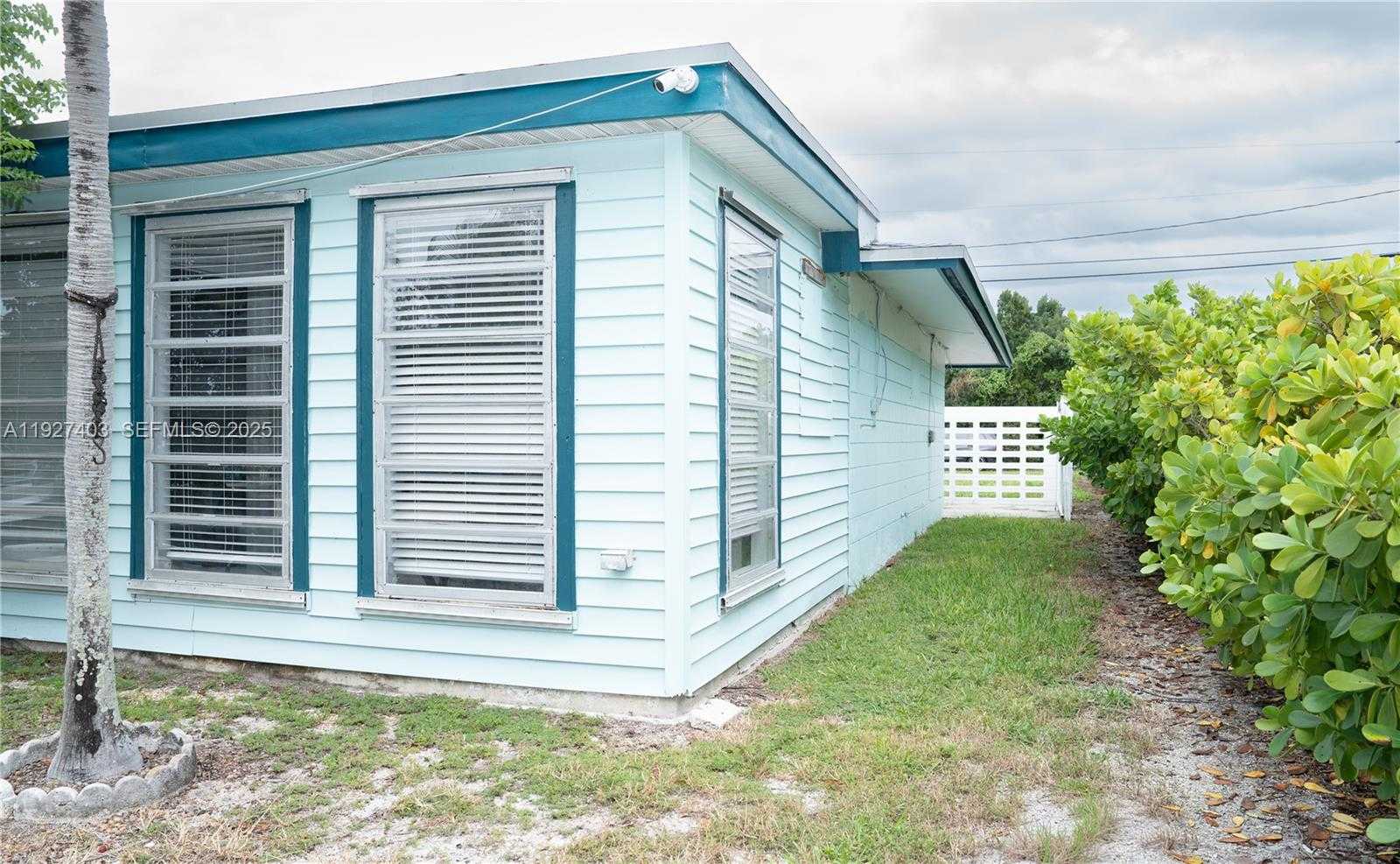 Small Image of 1403 GROUPER DR, Marathon Number 12