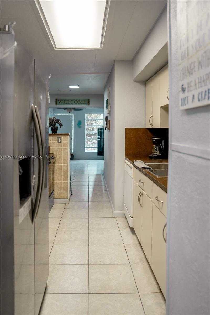 Small Image of 1403 GROUPER DR, Marathon Number 19