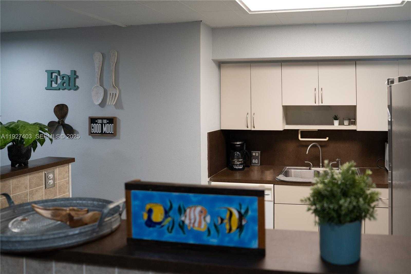 Small Image of 1403 GROUPER DR, Marathon Number 21