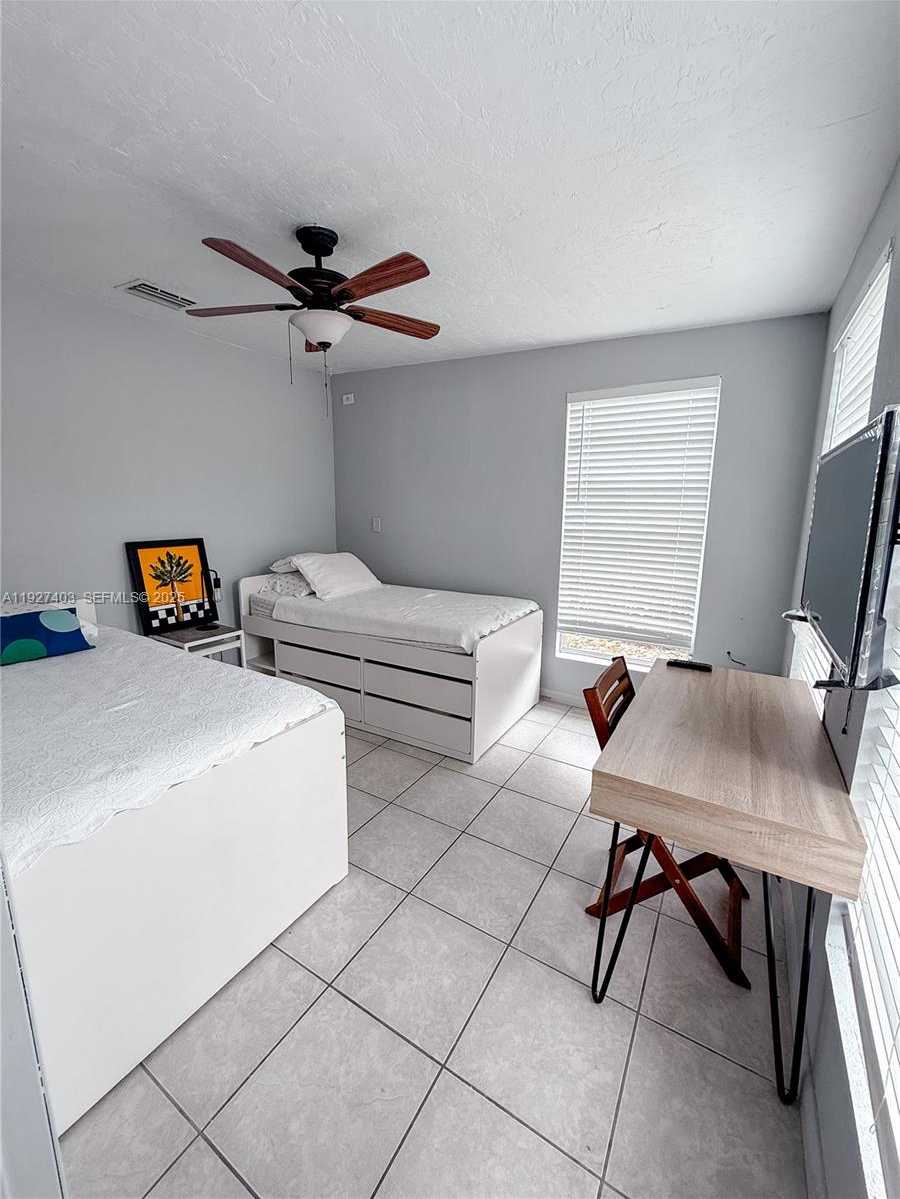 Small Image of 1403 GROUPER DR, Marathon Number 26