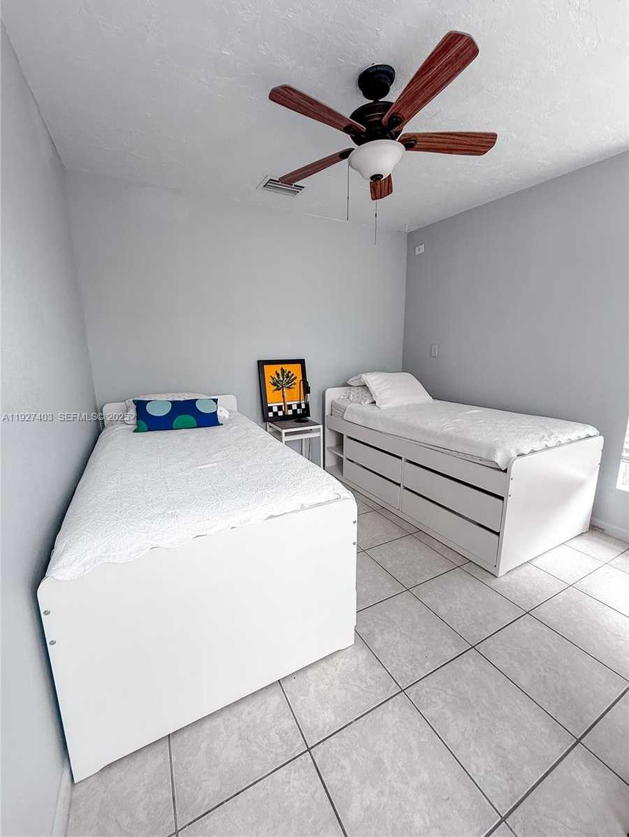 Small Image of 1403 GROUPER DR, Marathon Number 27