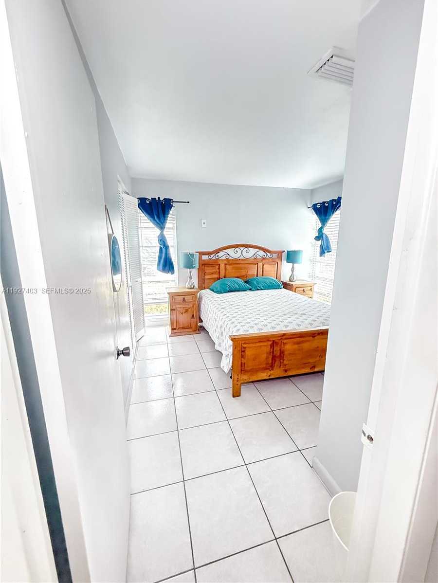 Small Image of 1403 GROUPER DR, Marathon Number 40