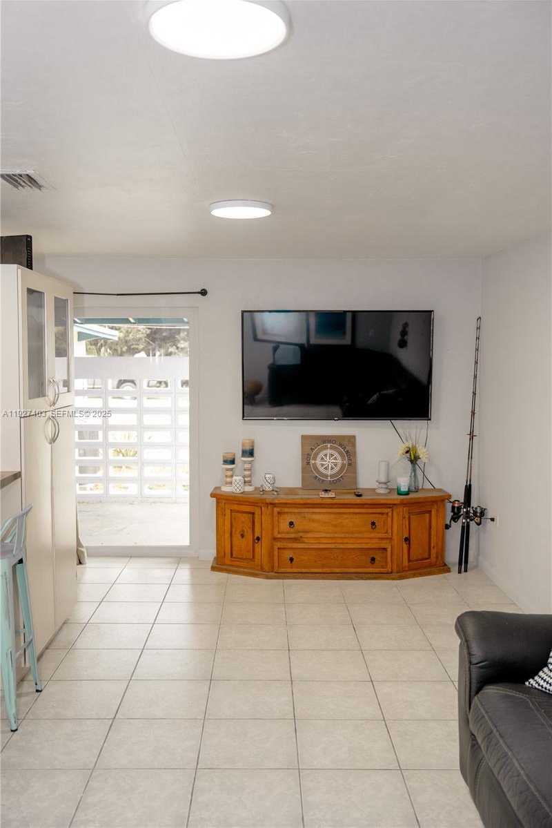Small Image of 1403 GROUPER DR, Marathon Number 47