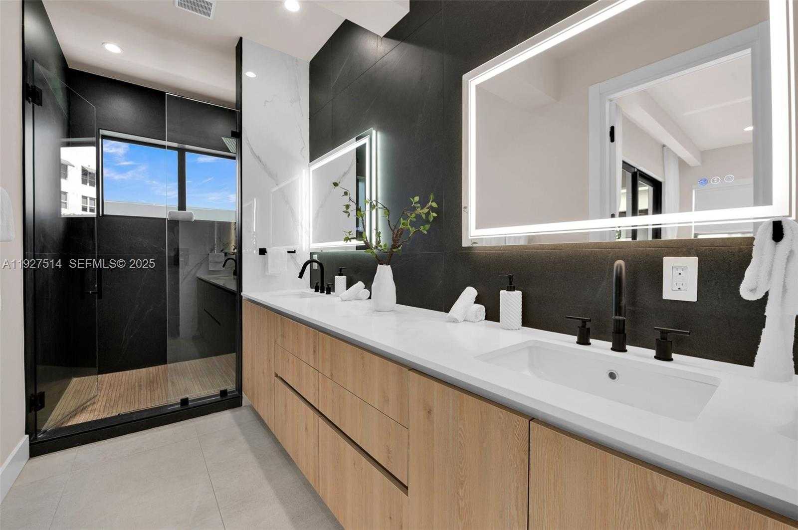 Small Image of 915 NORTH EAST 17TH TER, Fort Lauderdale Number 30