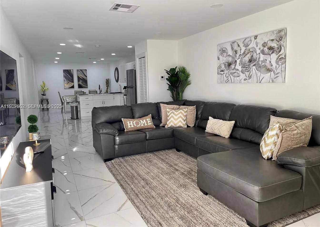 Small Image of 1017 SOUTH WEST 124TH CT, Miami Number 3