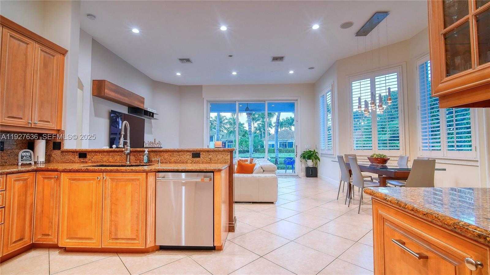 Small Image of 10921 HAWKS VISTA ST, Plantation Number 26