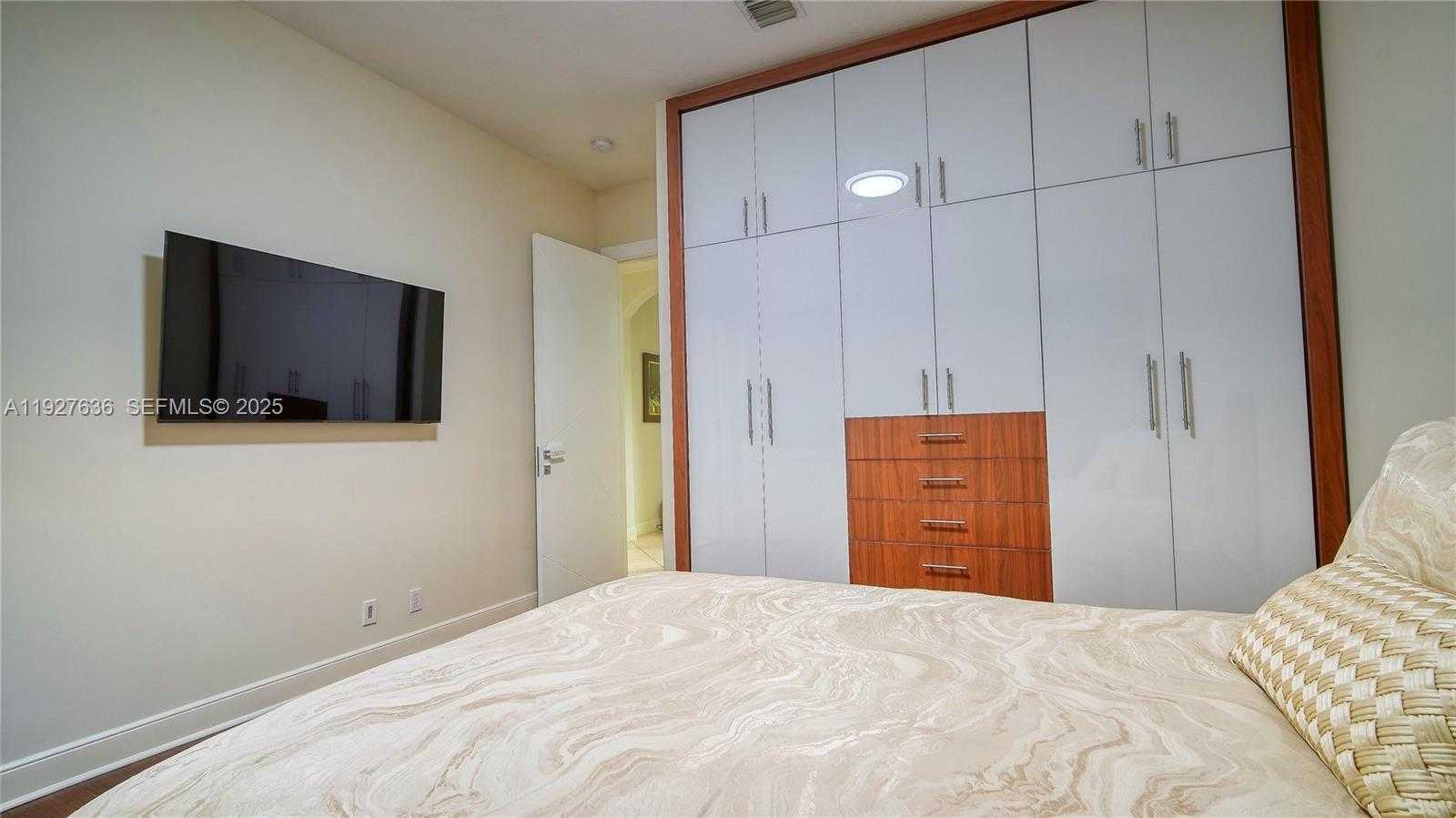 Small Image of 10921 HAWKS VISTA ST, Plantation Number 43