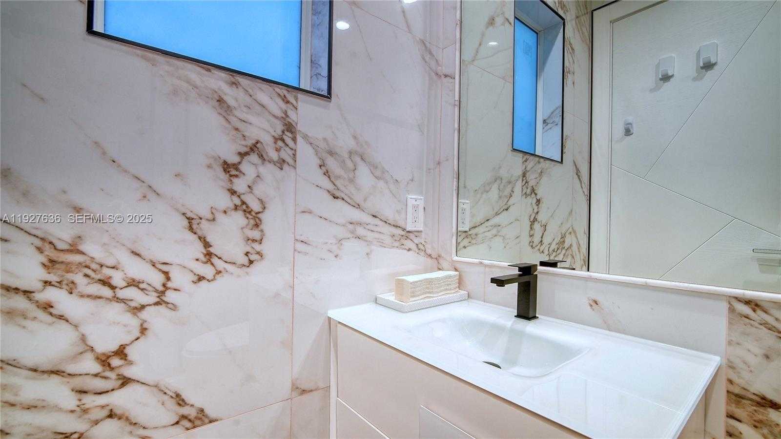 Small Image of 10921 HAWKS VISTA ST, Plantation Number 45