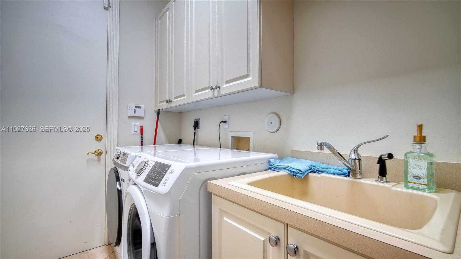 Small Image of 10921 HAWKS VISTA ST, Plantation Number 46