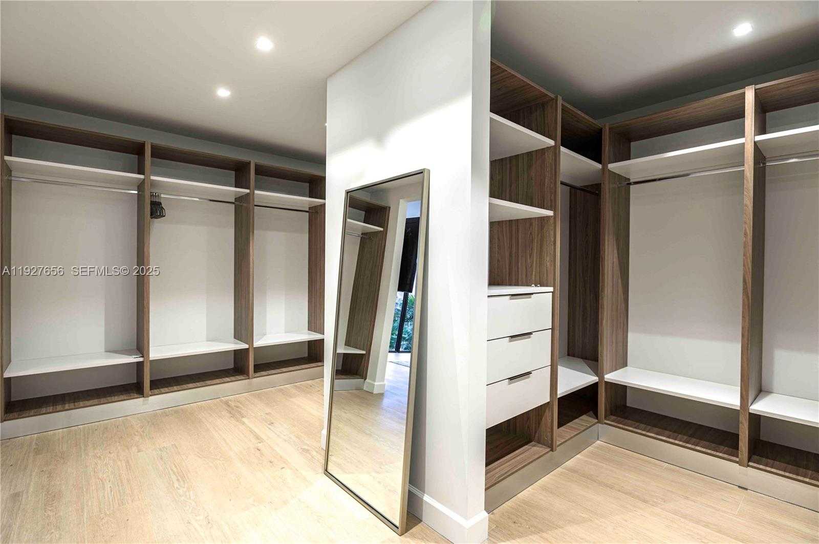 Small Image of 1537 SOUTH EAST 13TH ST, Fort Lauderdale Number 61