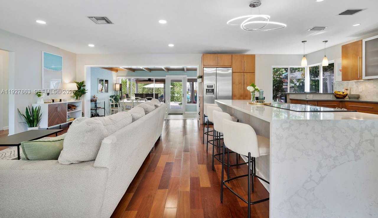 Small Image of 2837 NORTH EAST 17TH AVE, Wilton Manors Number 16