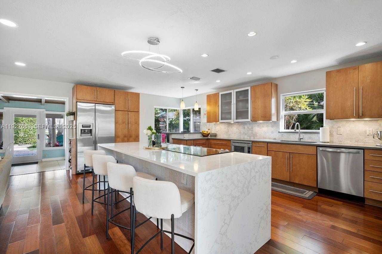 Small Image of 2837 NORTH EAST 17TH AVE, Wilton Manors Number 17