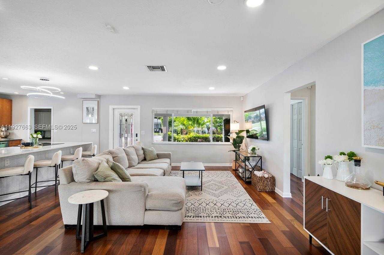 Small Image of 2837 NORTH EAST 17TH AVE, Wilton Manors Number 23