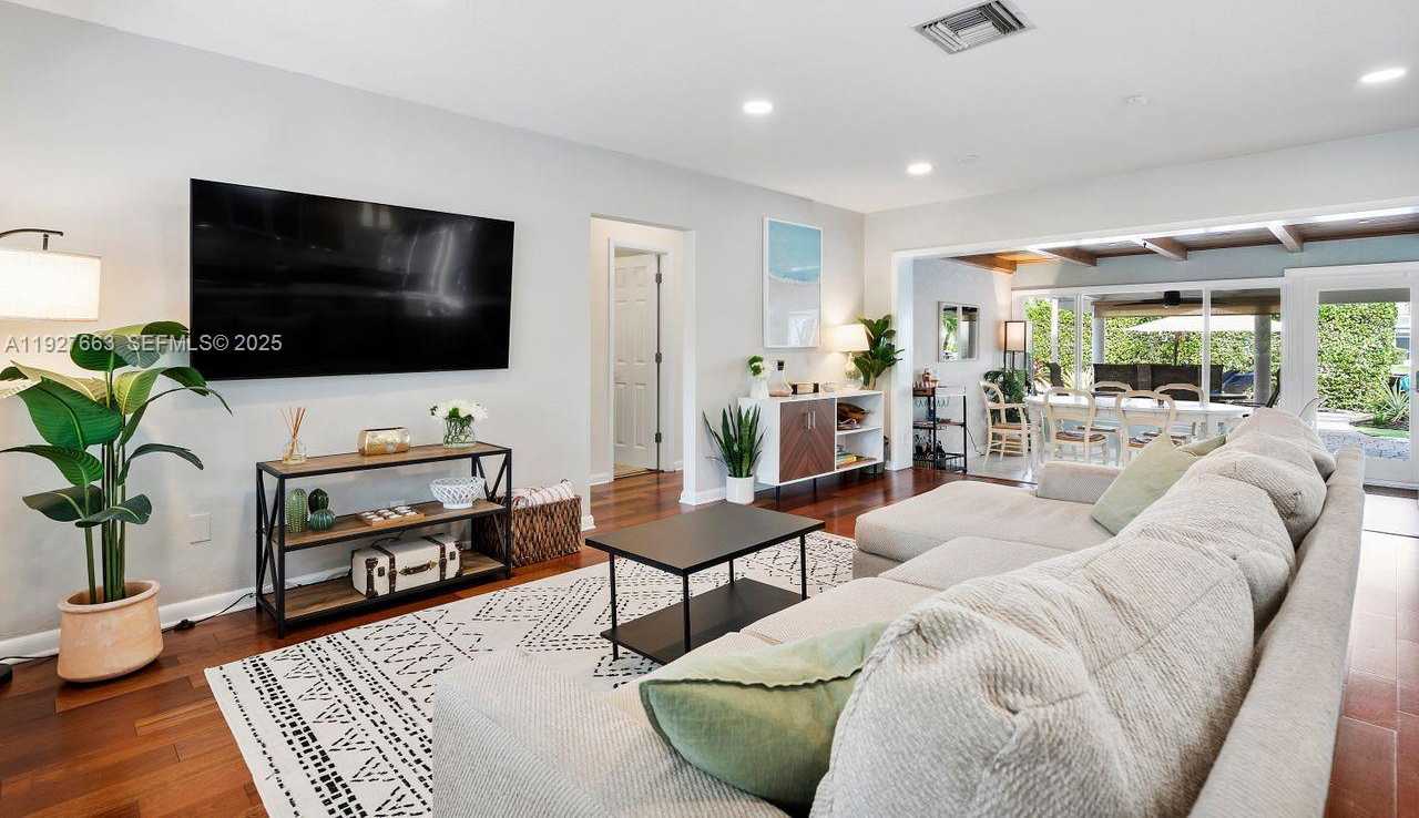 Small Image of 2837 NORTH EAST 17TH AVE, Wilton Manors Number 24