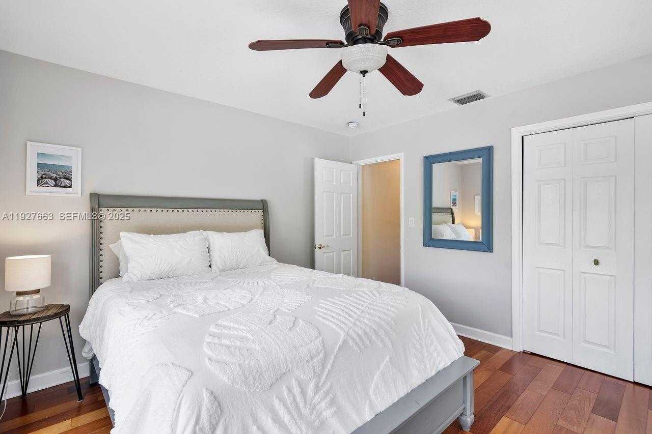 Small Image of 2837 NORTH EAST 17TH AVE, Wilton Manors Number 33