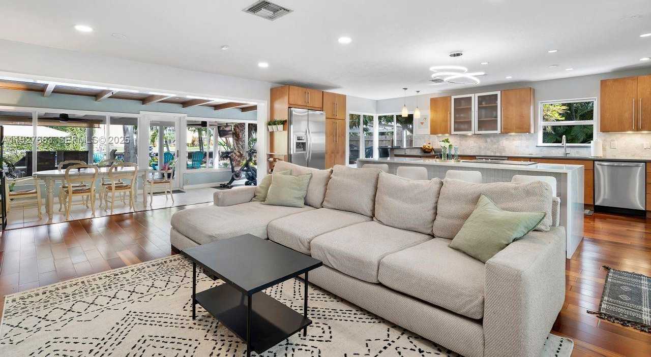 Small Image of 2837 NORTH EAST 17TH AVE, Wilton Manors Number 4