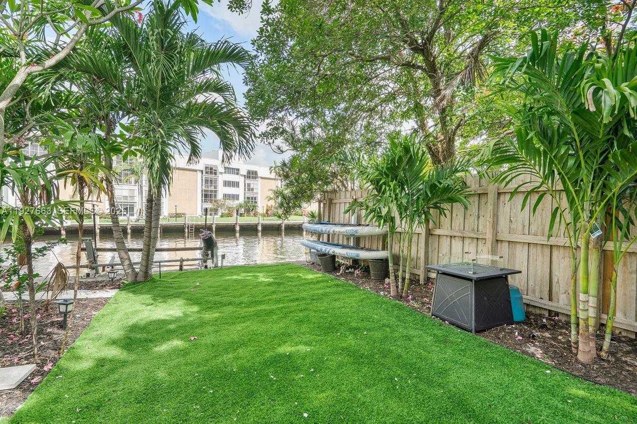 Small Image of 2837 NORTH EAST 17TH AVE, Wilton Manors Number 40