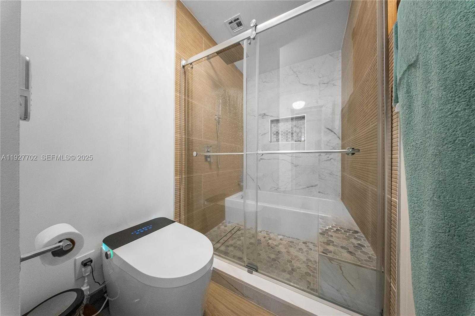 Small Image of 12900 SOUTH WEST 202ND AVE, Miami Number 19