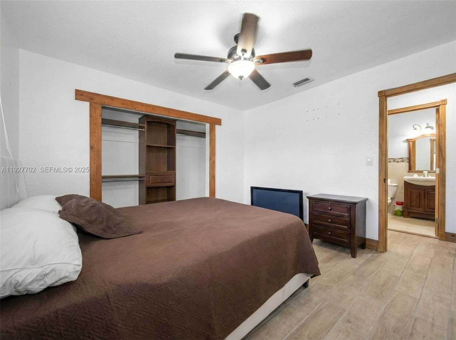 Small Image of 12900 SOUTH WEST 202ND AVE, Miami Number 21