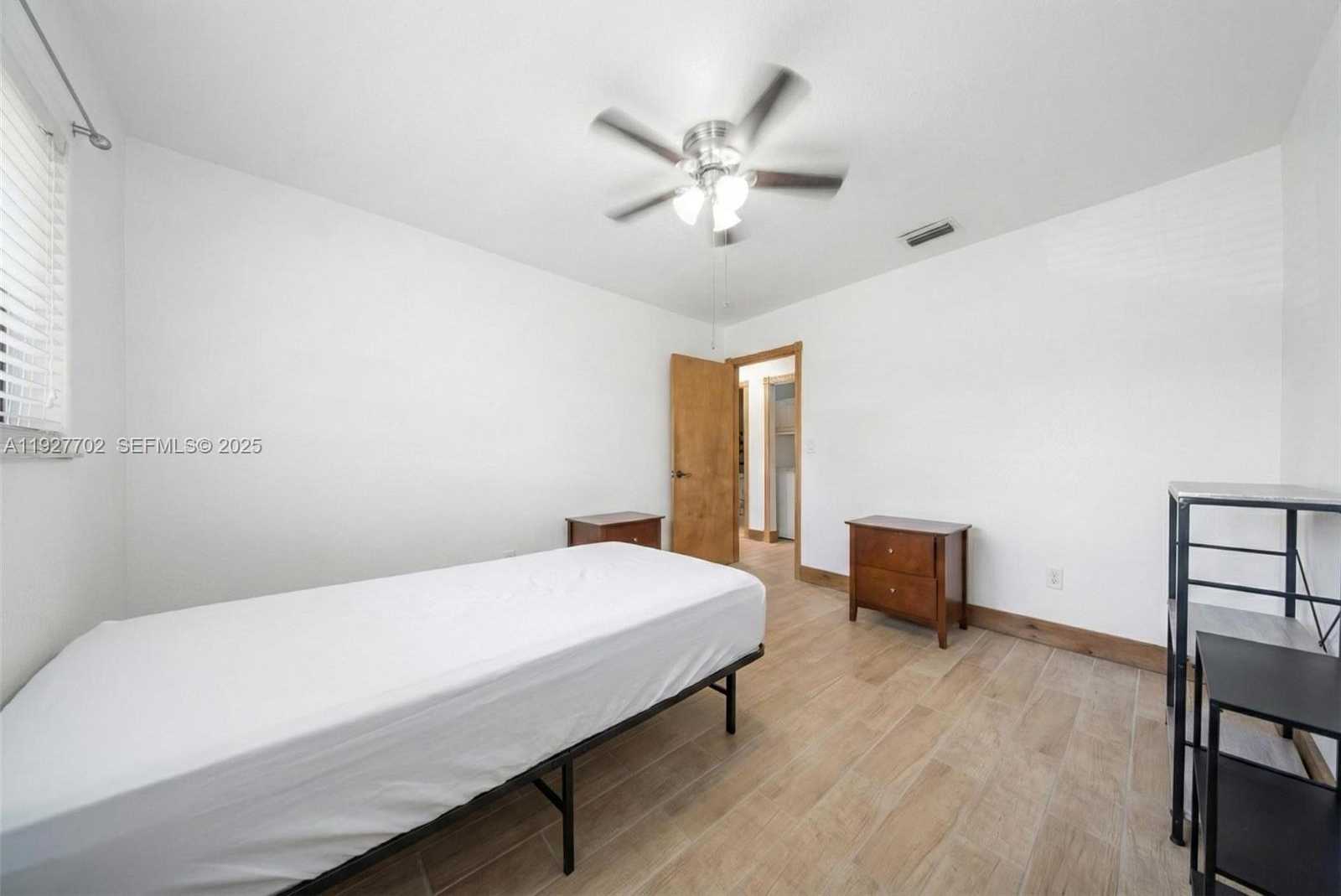 Small Image of 12900 SOUTH WEST 202ND AVE, Miami Number 23