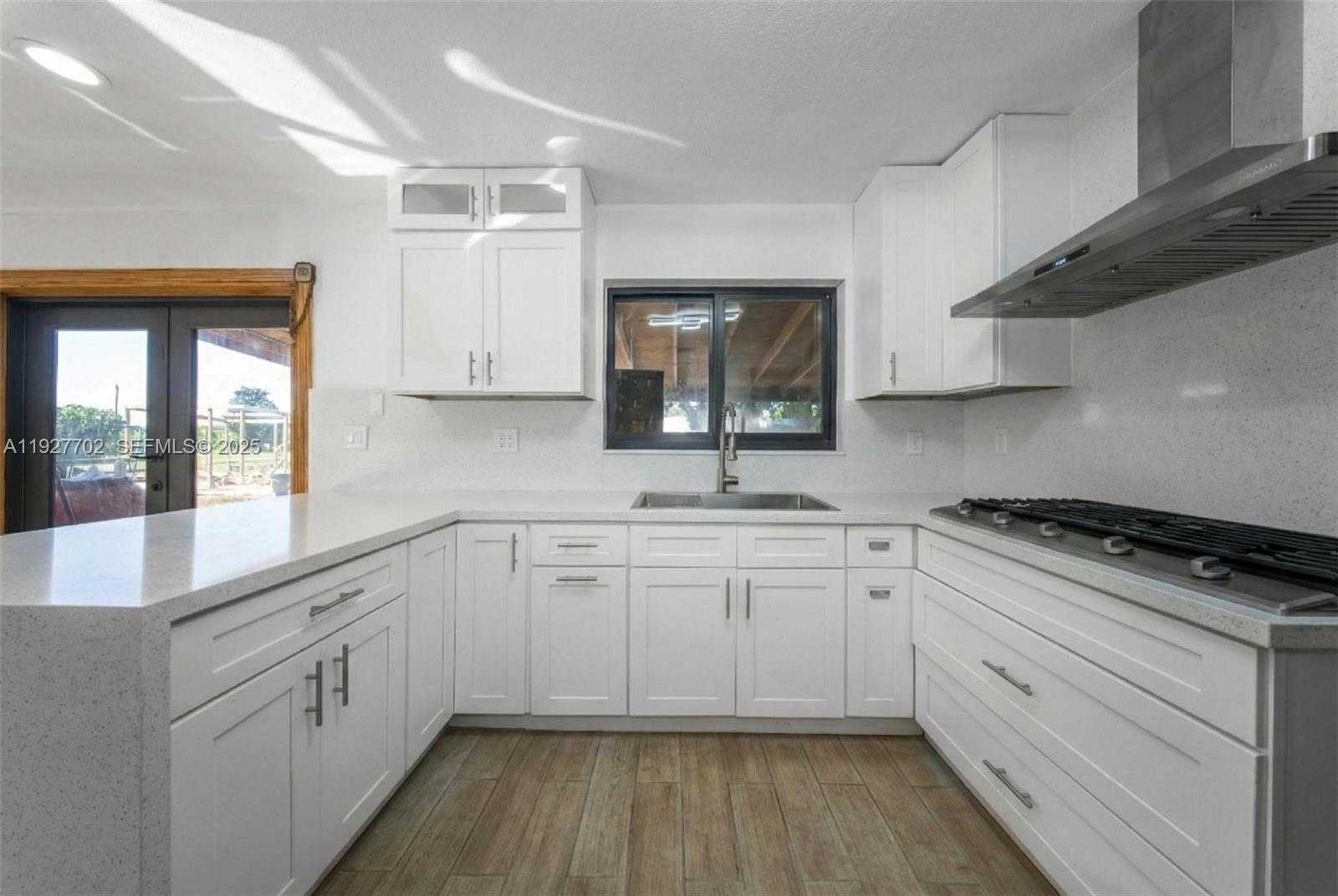 Small Image of 12900 SOUTH WEST 202ND AVE, Miami Number 9