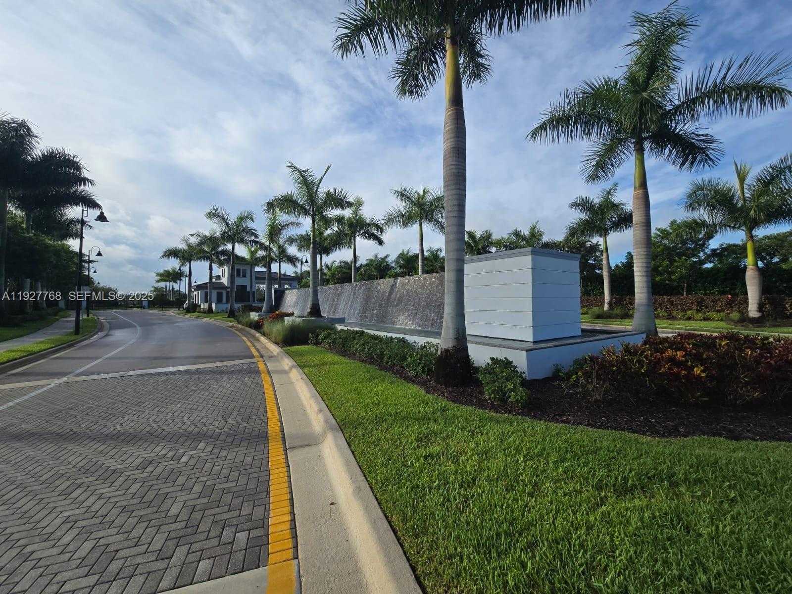 Small Image of 7959 LIBERTY WAY, Parkland Number 11