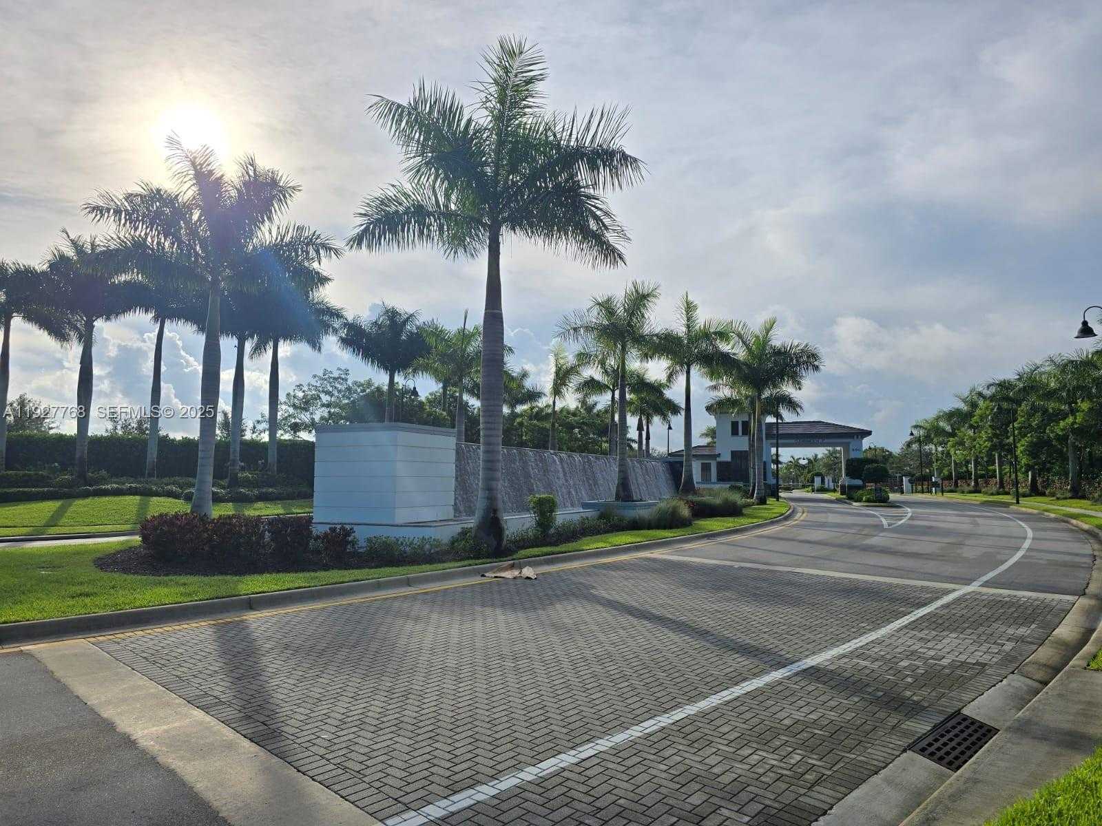 Small Image of 7959 LIBERTY WAY, Parkland Number 12