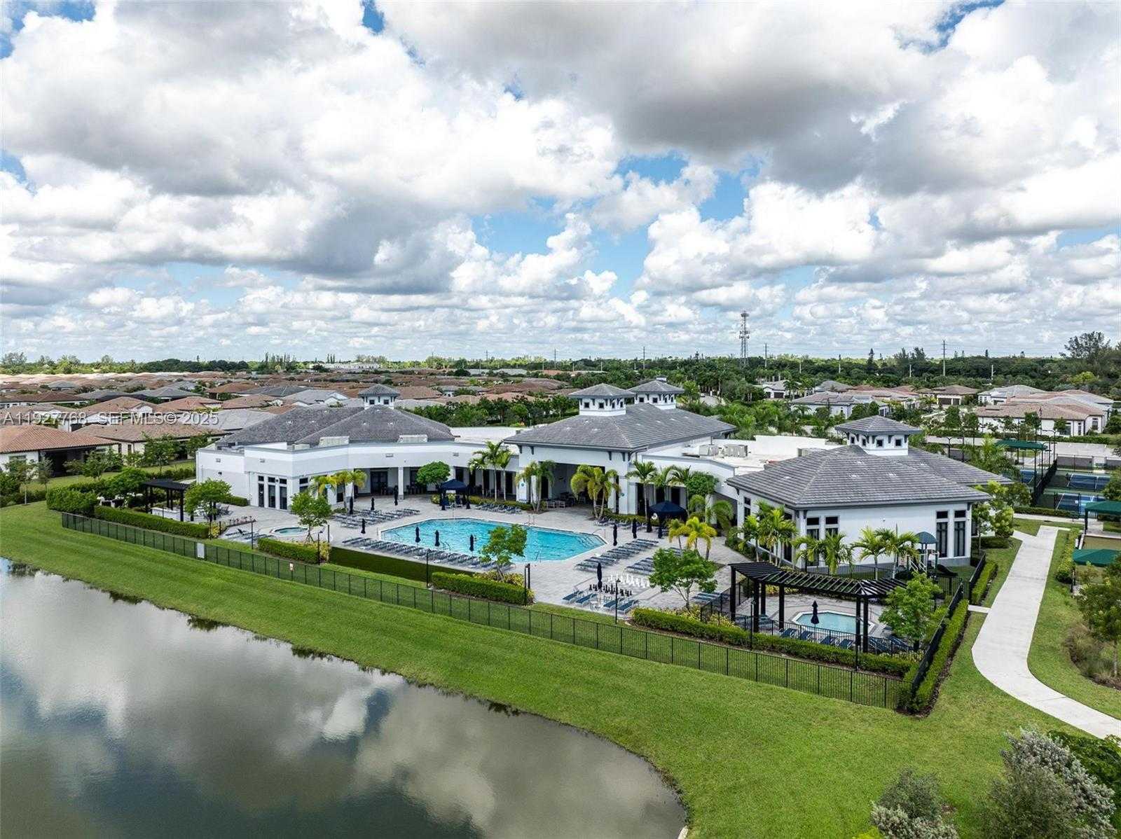 Small Image of 7959 LIBERTY WAY, Parkland Number 43