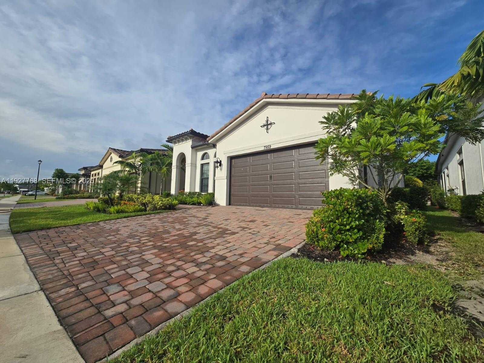 Small Image of 7959 LIBERTY WAY, Parkland Number 47