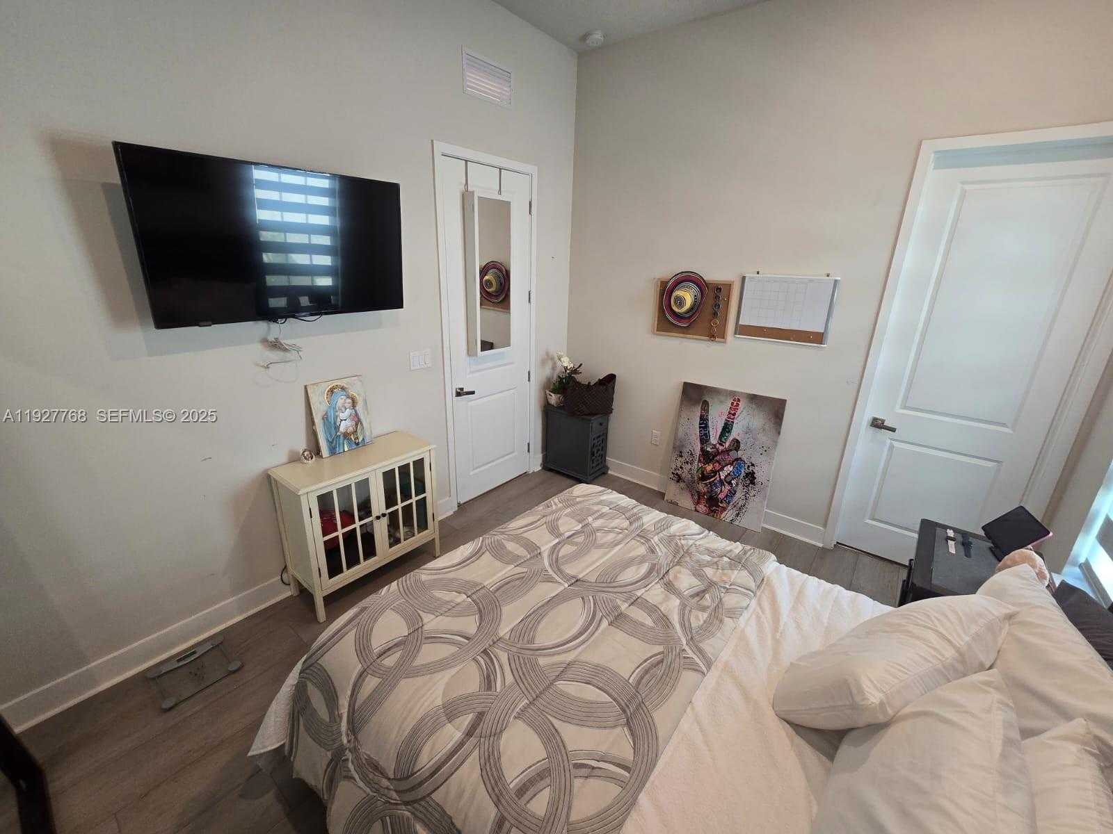 Small Image of 7959 LIBERTY WAY, Parkland Number 69