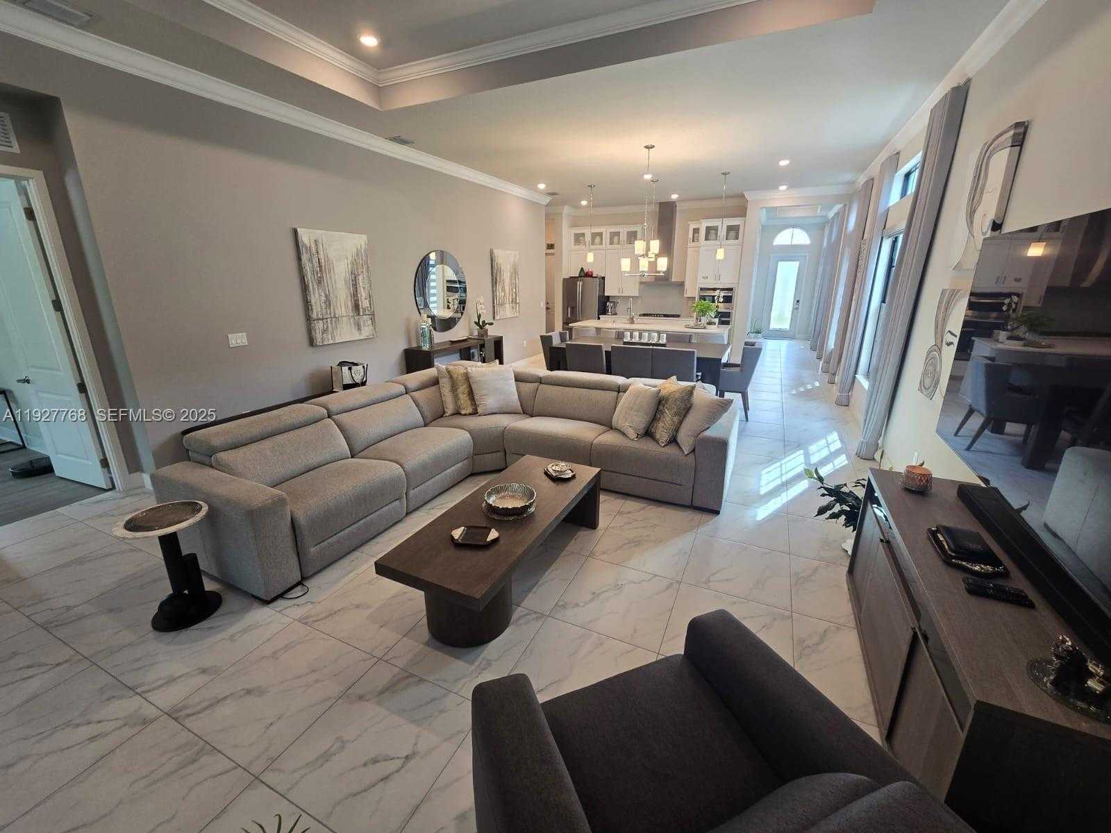 Small Image of 7959 LIBERTY WAY, Parkland Number 7