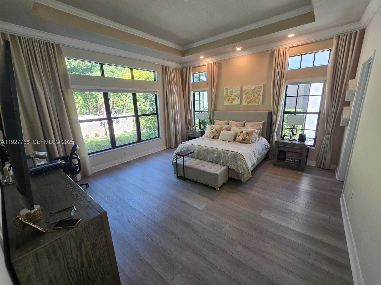 Small Image of 7959 LIBERTY WAY, Parkland Number 79