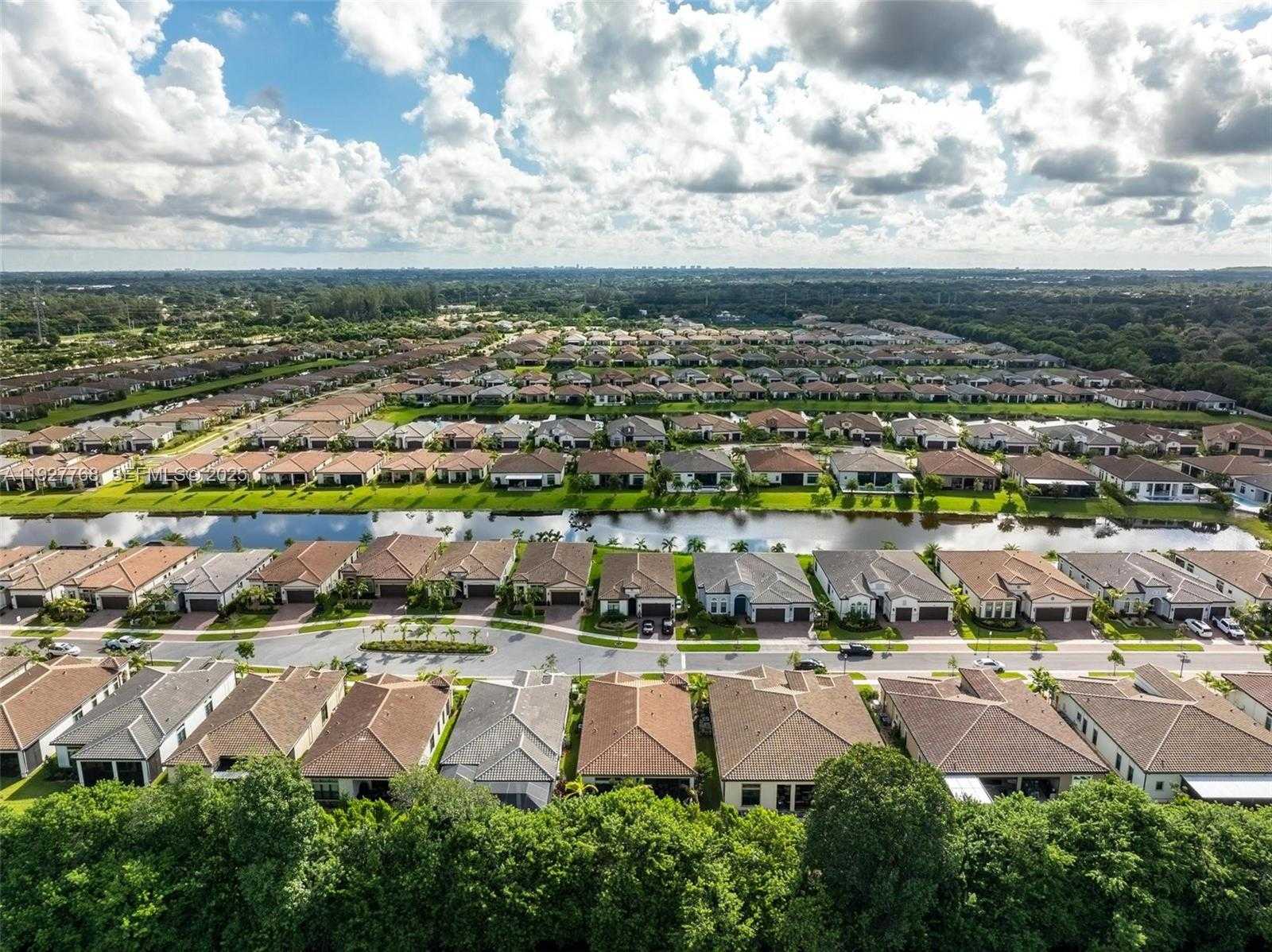 Small Image of 7959 LIBERTY WAY, Parkland Number 87