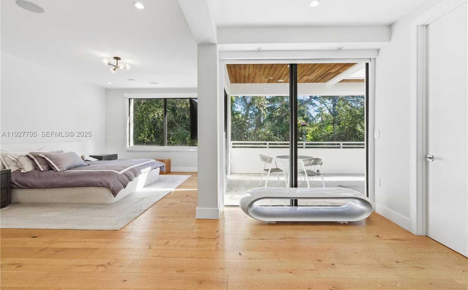 Small Image of 1760 CHUCUNANTAH RD, Miami Number 10