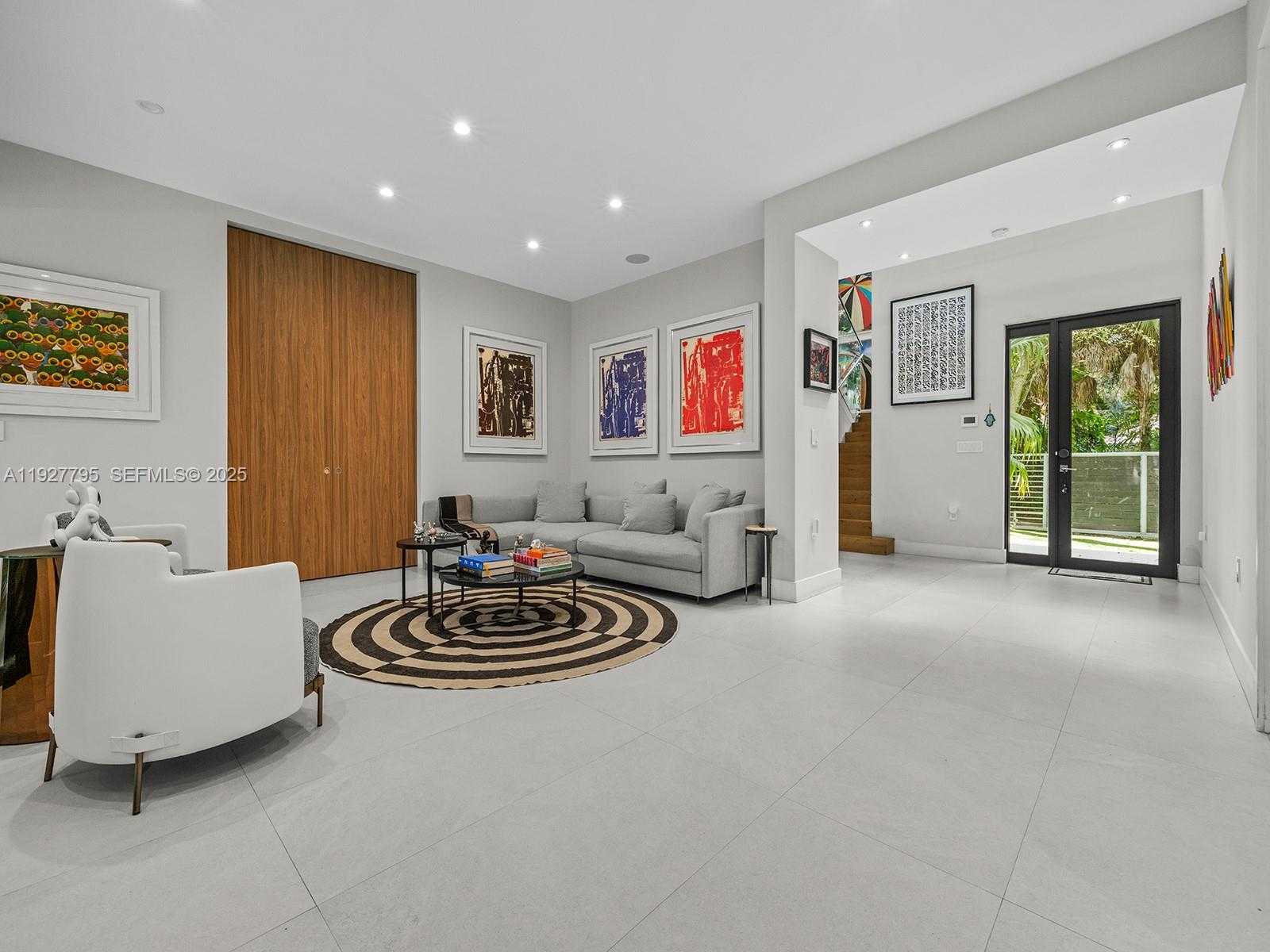 Small Image of 1760 CHUCUNANTAH RD, Miami Number 5