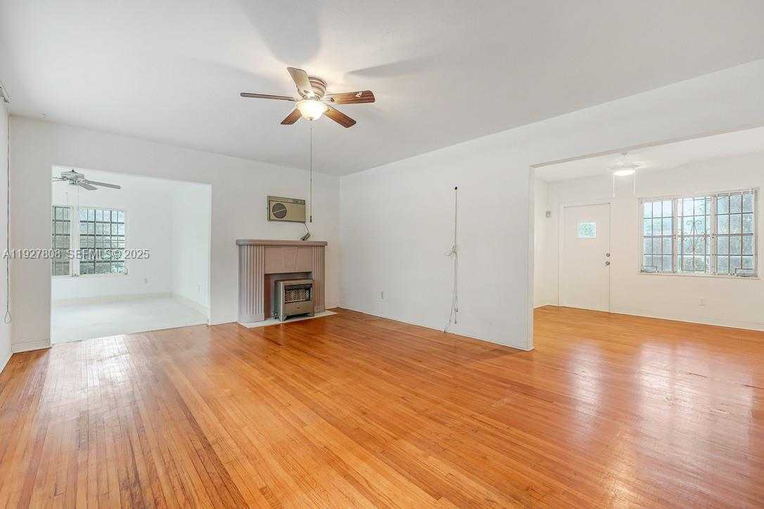 Imagen de Pequeño Objeto