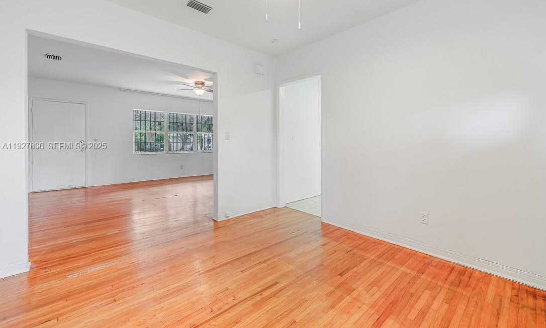 Imagen de Pequeño Objeto