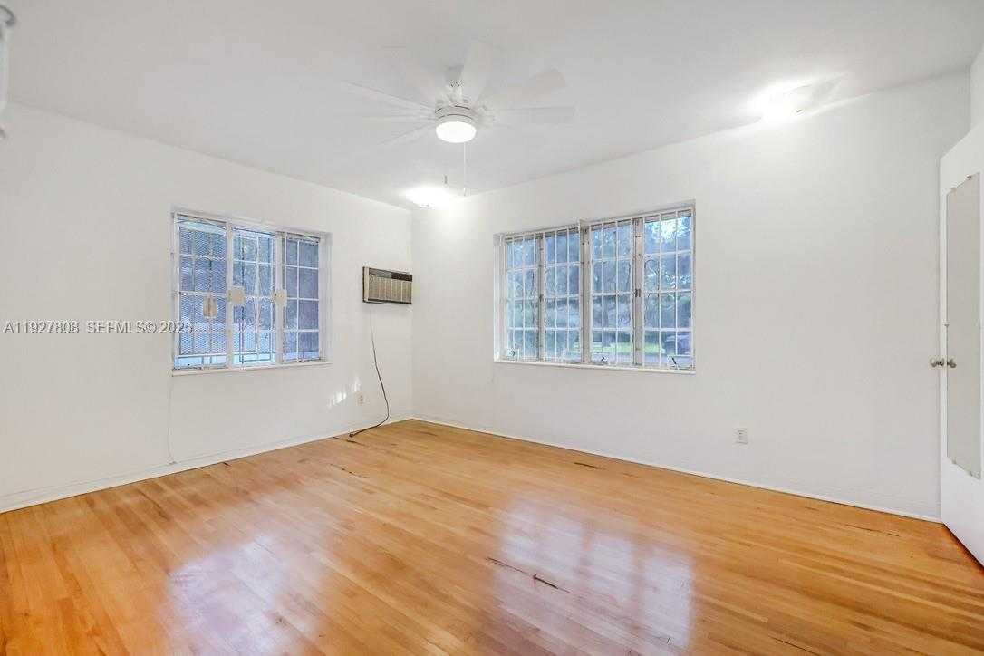 Imagen de Pequeño Objeto