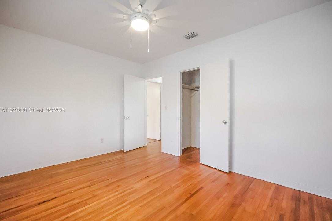 Imagen de Pequeño Objeto