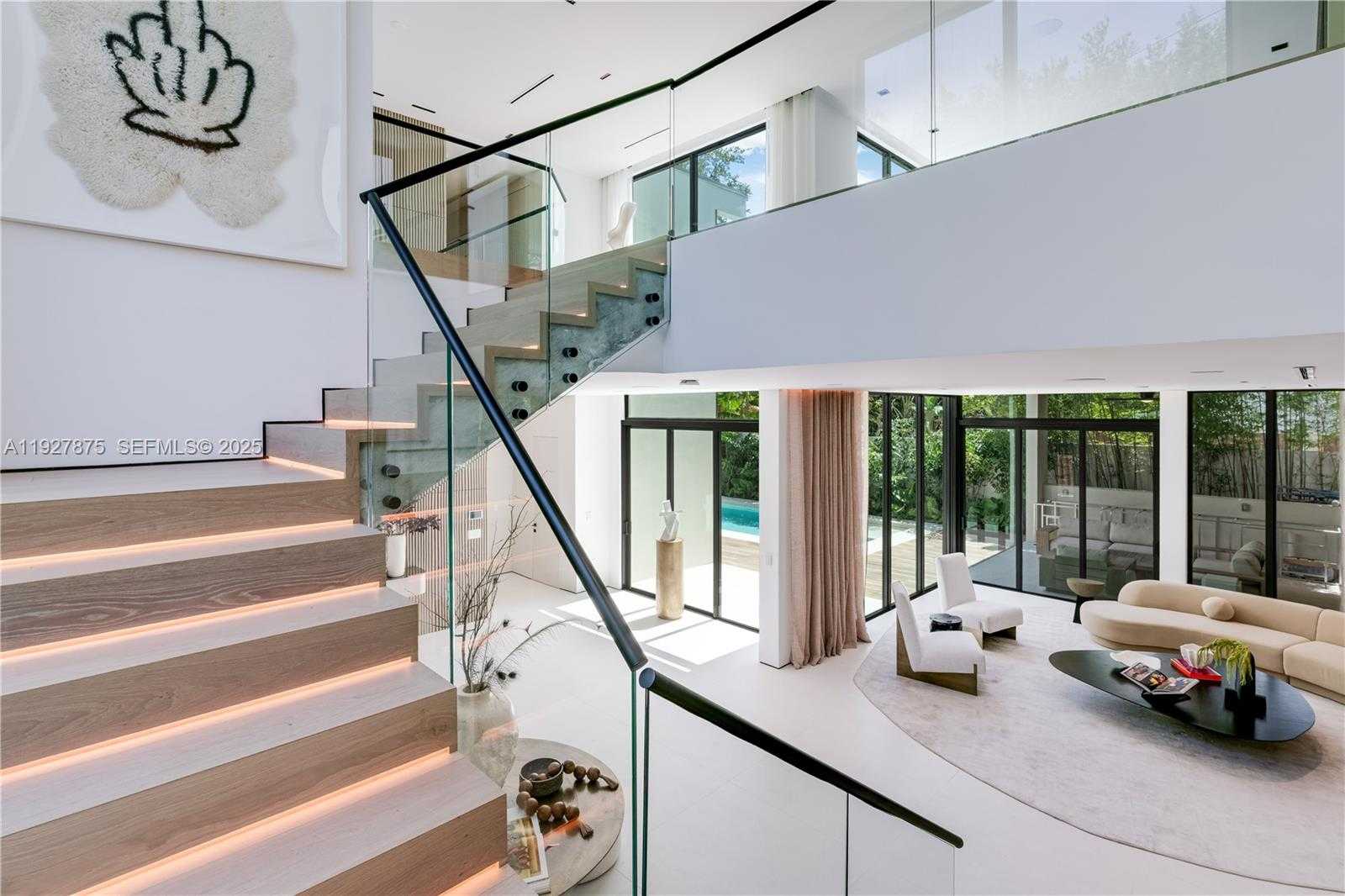 Small Image of 2800 CALUSA STREET, Miami Number 24