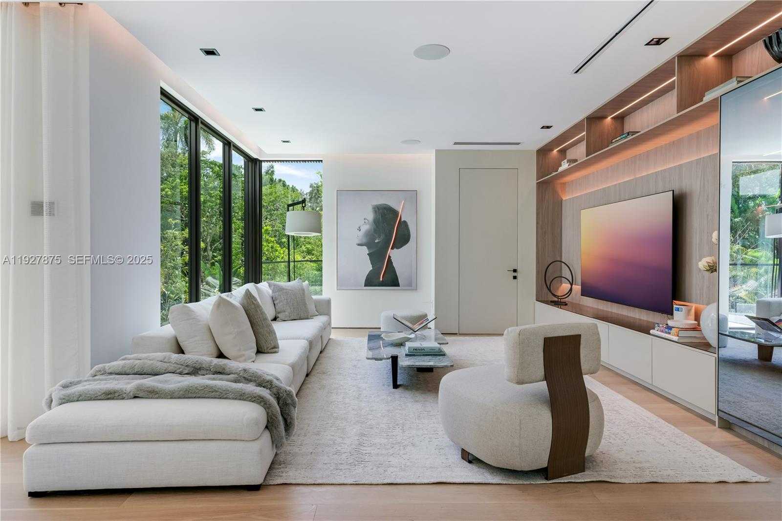 Small Image of 2800 CALUSA STREET, Miami Number 26