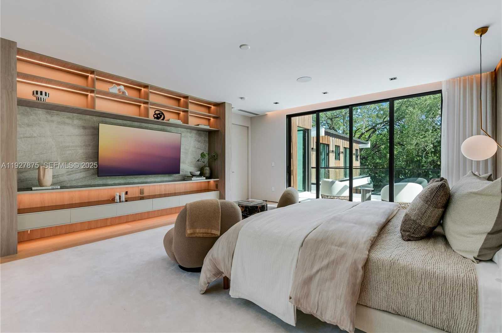 Small Image of 2800 CALUSA STREET, Miami Number 31