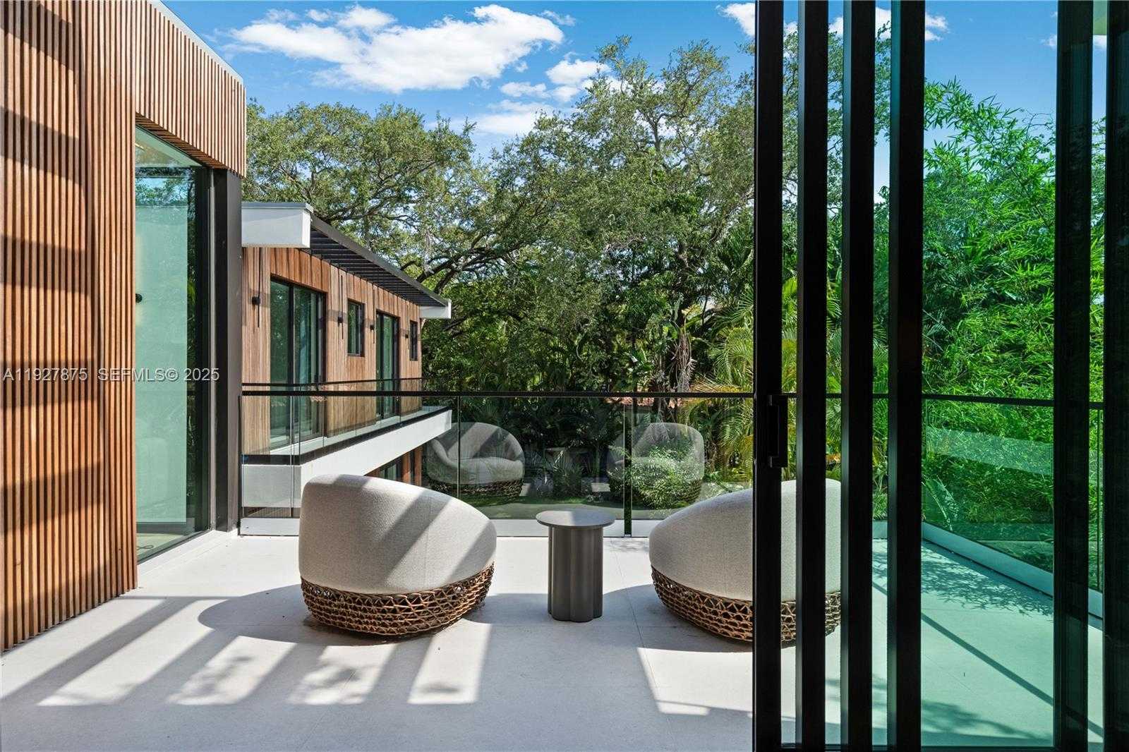 Small Image of 2800 CALUSA STREET, Miami Number 36