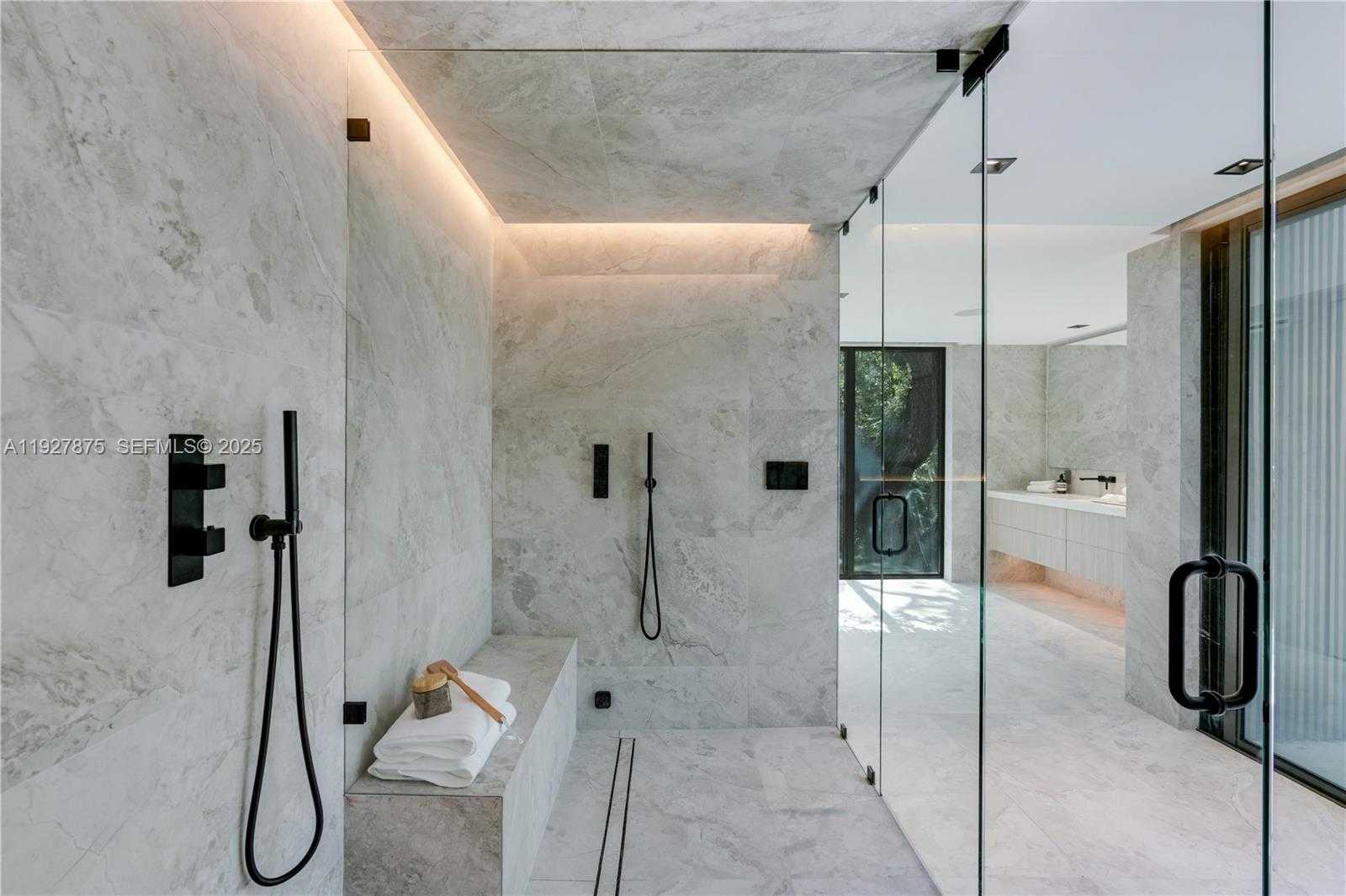 Small Image of 2800 CALUSA STREET, Miami Number 41