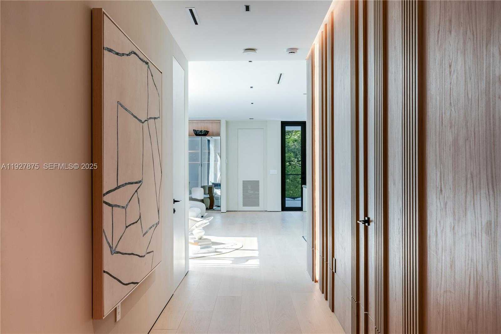 Small Image of 2800 CALUSA STREET, Miami Number 47