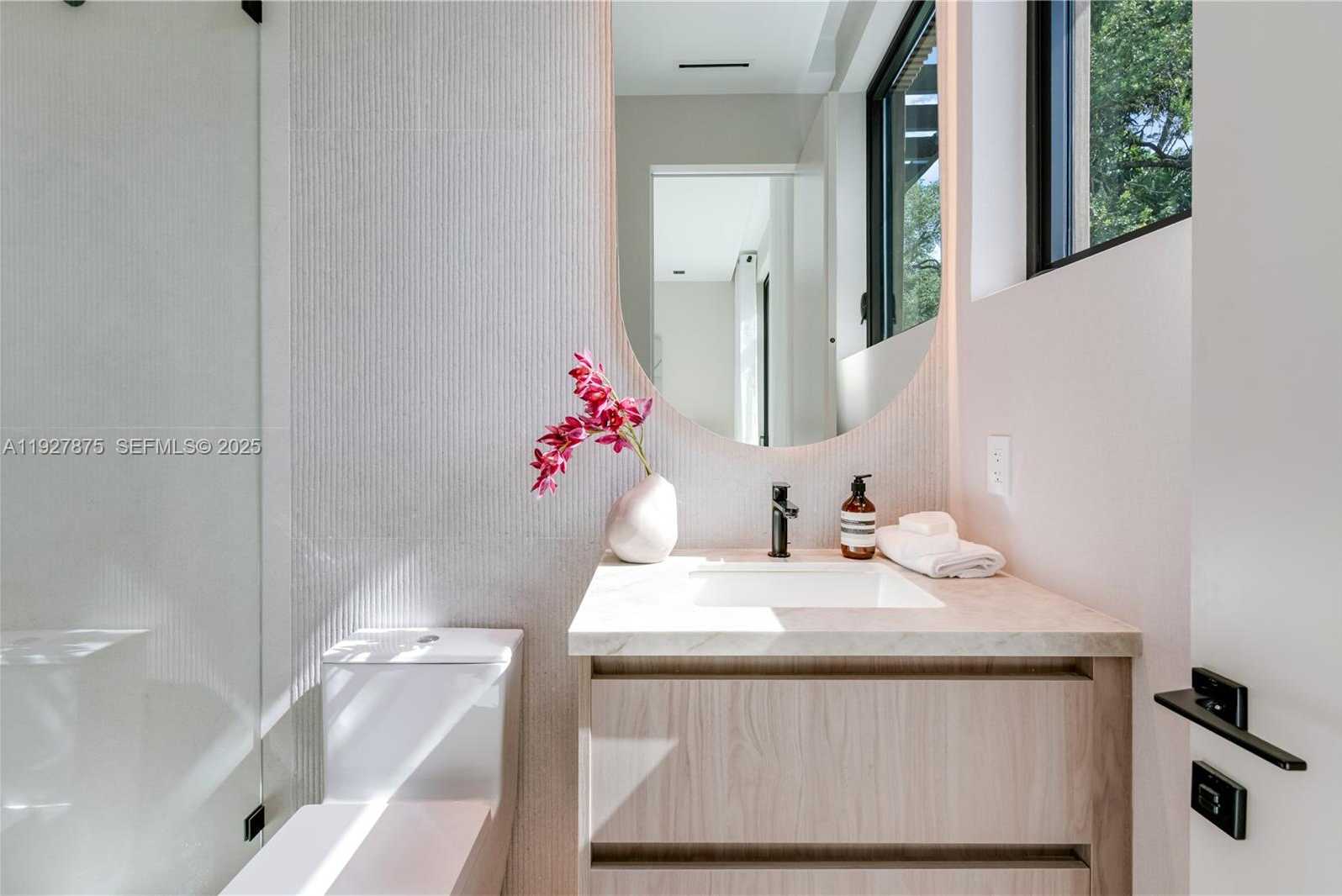 Small Image of 2800 CALUSA STREET, Miami Number 52