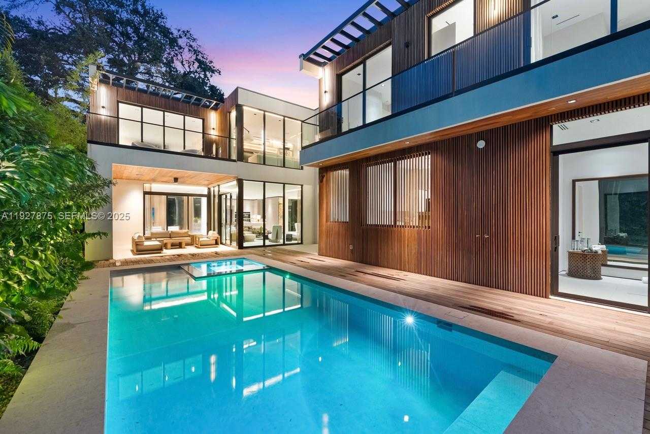 Small Image of 2800 CALUSA STREET, Miami Number 63