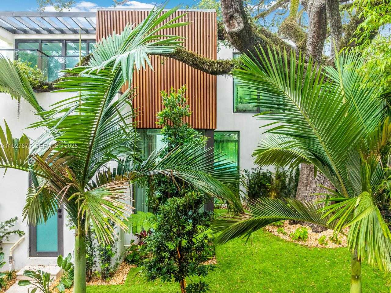 Small Image of 2800 CALUSA STREET, Miami Number 68