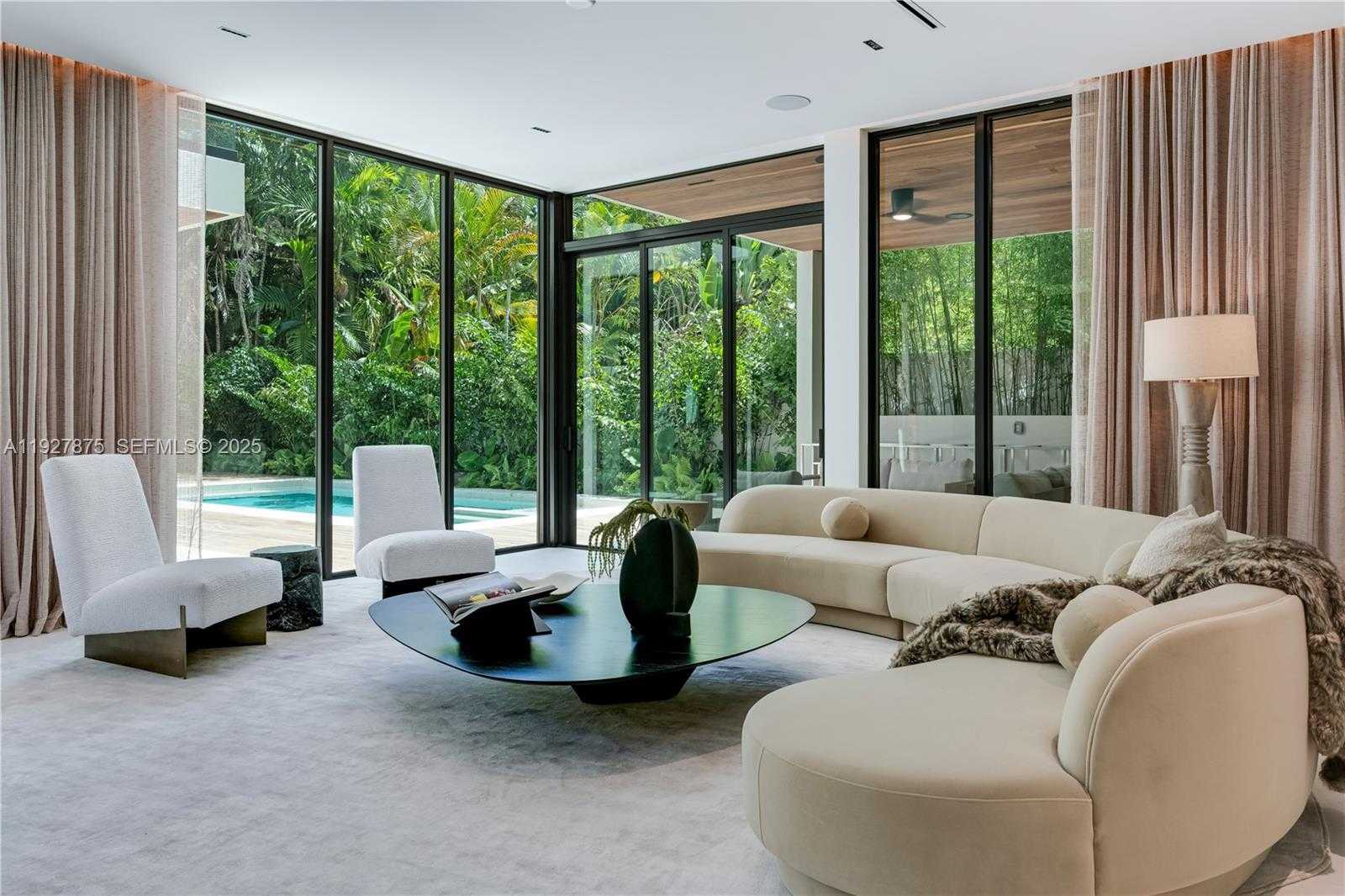 Small Image of 2800 CALUSA STREET, Miami Number 8