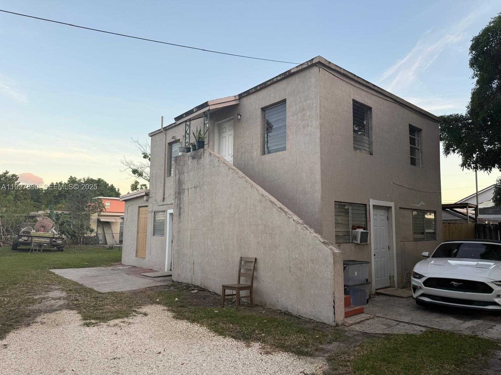 Small Image of 3090 NORTH WEST 33RD ST, Miami Number 1